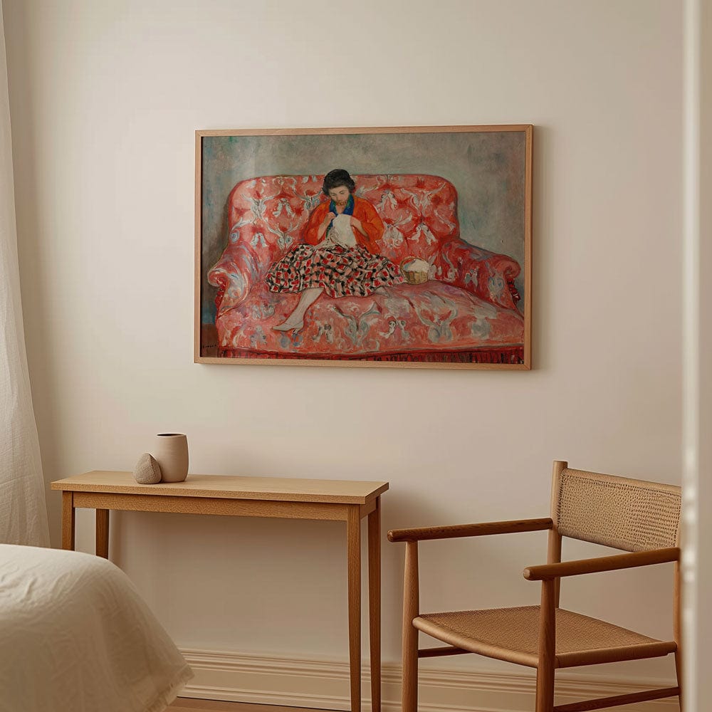 Jeune Fille Cousant Sur Un Canapé (Circa 1925)