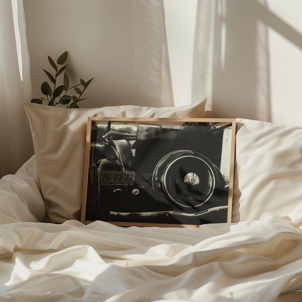 Alfred Stieglitz: "Car 2F-77–77" (1935)