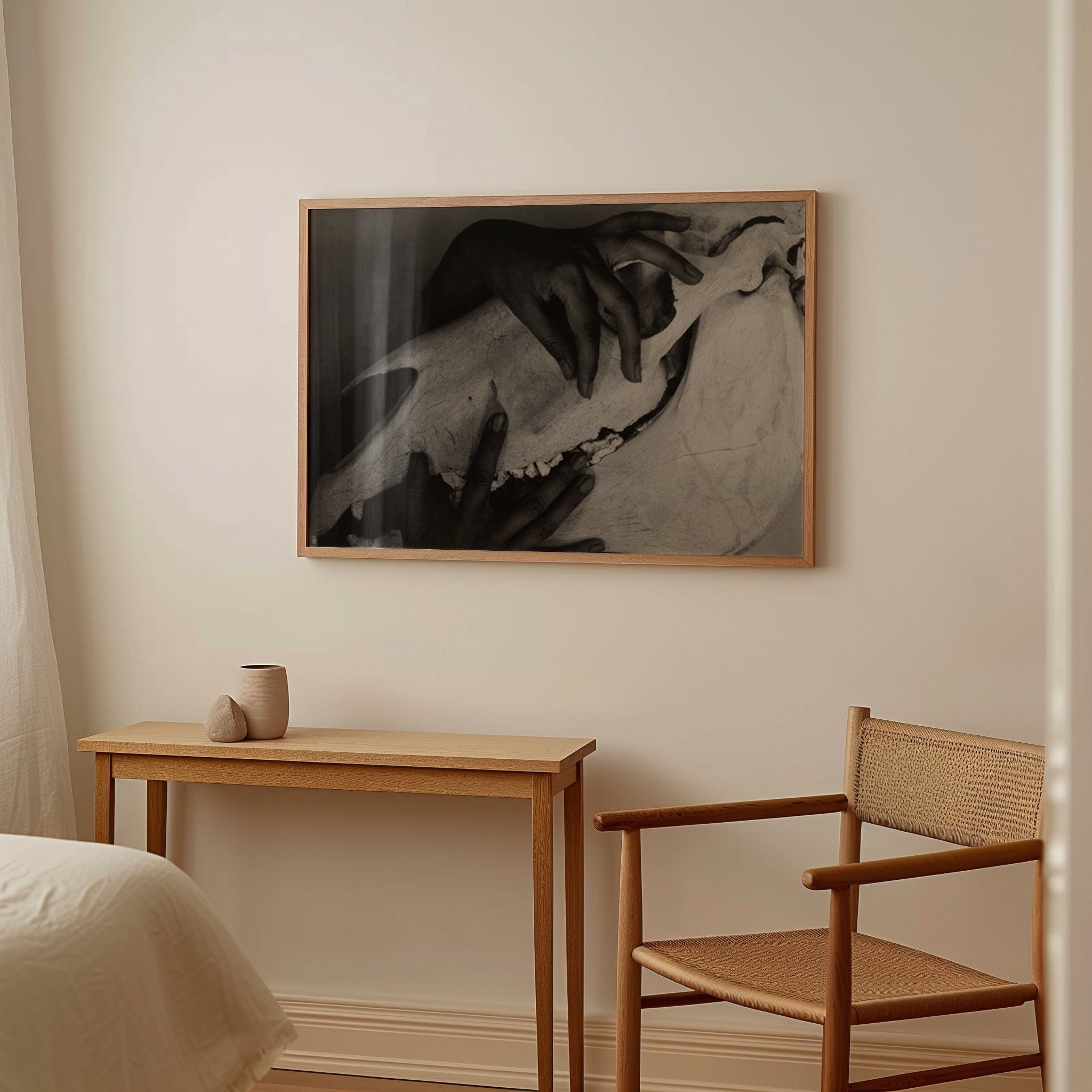 Alfred Stieglitz: "Georgia O'Keeffe - Hands and Horse Skull" (1931)